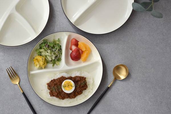 SNS映えする美濃焼食器シリーズ「SLASH」に超軽量“樹脂食器”が新登場！小さなお子様のいる家庭でも使い易くおしゃれな3形状を楽天市場店にて4/5発売