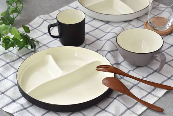 SNS映えする美濃焼食器シリーズ「SLASH」に超軽量“樹脂食器”が新登場！小さなお子様のいる家庭でも使い易くおしゃれな3形状を楽天市場店にて4/5発売