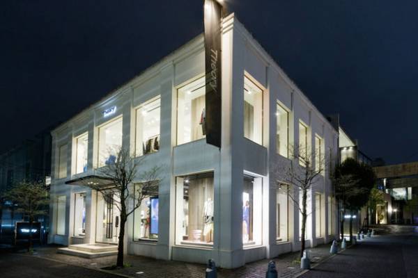 セオリーが「Theory Project By Lucas Ossendrijver」を発売開始セオリー青山店 発売イベントにセレブリティーが来場