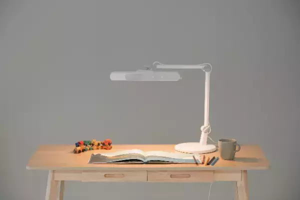 BenQ MindDuo 2　新発売　～ 光と機能を究極まで追求し、子どものためにデザインされたデスクライト ～