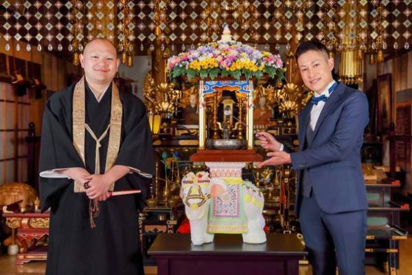 美術作家渡辺おさむが千葉県「稲荷山雙輪寺」へ本物そっくりのスイーツを纏った白象作品を「花まつり」用に奉納　4月8日に公開