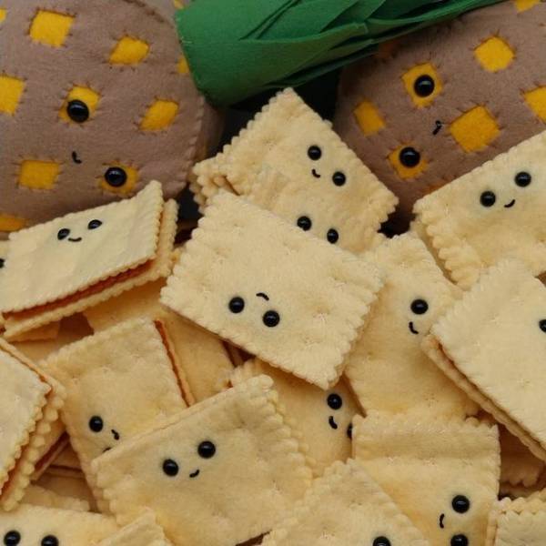 バンコク最高層ランドマークに誕生した個性的なアーバンリトリートホテル　ザ・スタンダード・バンコク・マハナコーン　イギリス人現代美術アーティスト：ルーシー・スパロウとのコラボアート展『ADD TO CART』を4月5日から1カ月限定で開催