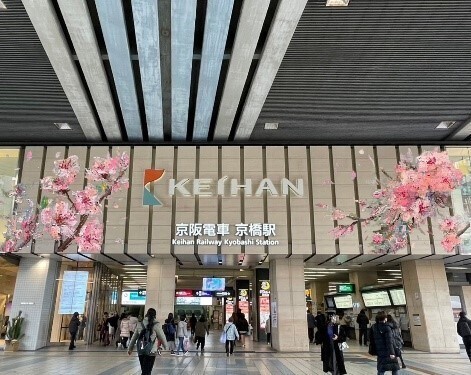 ＮＴＴ西日本、ビーブリッジとの実証実験「京橋まちなかＡＲミュージアム」第２弾企画「京橋まちなかＡＲさくら祭り」を3月28日（火）からスタートします