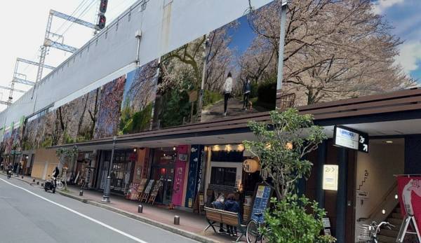 ＮＴＴ西日本、ビーブリッジとの実証実験「京橋まちなかＡＲミュージアム」第２弾企画「京橋まちなかＡＲさくら祭り」を3月28日（火）からスタートします