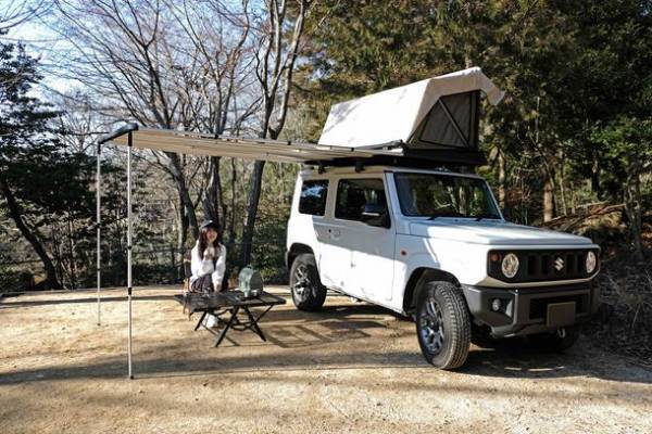 ルーフテントやサイドオーニングを格納した3WAYルーフラック！小さな隠れ家“TiNY HydEouT”の新機種が今春発売