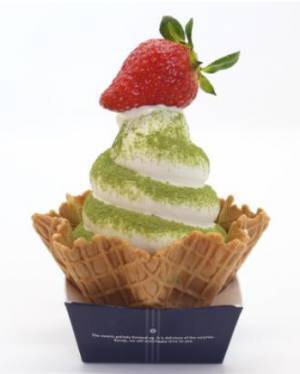 六甲山アスレチックパークGREENIA（グリーニア）芝生エリアに巨大いちごバルーン登場！体験型フォトスポット「日本最大級のいちご狩り」イベントを開催！