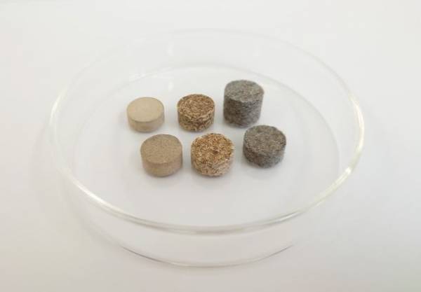 鳥の羽根「フェザー」を原料にした新しいバイオ素材『ReFEZER』を開発