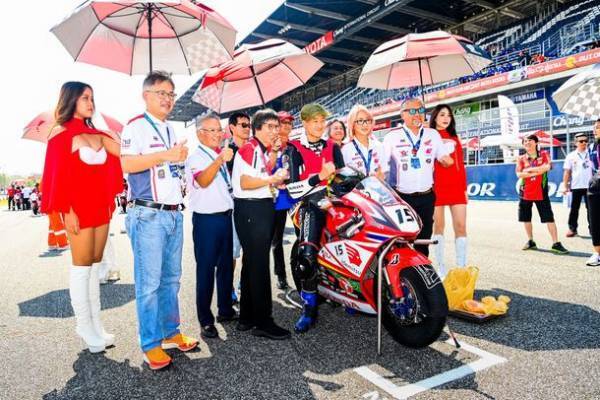 世界トップライダーを目指し11歳で親元離れタイへ移住　MotoGPの登竜門で唯一出場の日本人　福岡出身の中川豪優(なかがわ ごうゆう)選手(15歳)が開幕戦で優勝