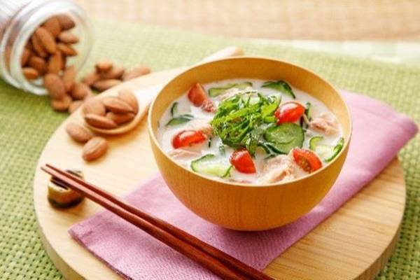 日本市場に誕生して、アーモンドミルクは10年！10年間で販売量は約30倍、販売金額は約22倍へと成長　今見直される、アーモンドの魅力は「健康」と「美味しさ」