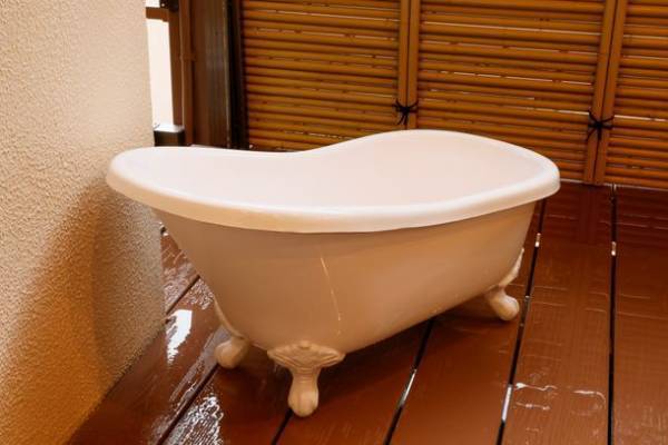 大阪市内から移動時間をかけずに愛犬(小型犬)とお泊り温泉旅行　伏尾温泉「不死王閣」から『愛犬と一緒に泊まれる客室』が誕生！