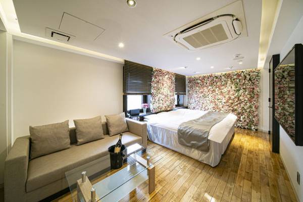 【ホテルザグランデ心斎橋】10,000本のフラワーアートで彩られた“SNS映え”間違いなしのコンセプトルーム「The Bouquet ザ ブーケ」誕生