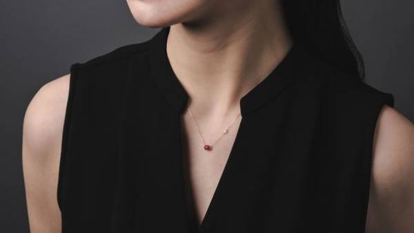 深海300mで採れる希少石「血赤珊瑚」ジュエリー　応援購入サービスで目標を達成！！HP同時リニューアルも。