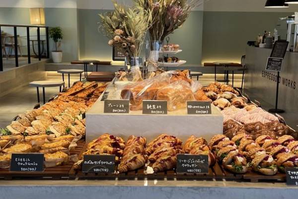 中目黒で連日100名もの行列を作る店舗の新業態！世界初の食パン専門店×パンケーキ　“EMILY TEA&.BREAD 湘南平塚店”がオープン！