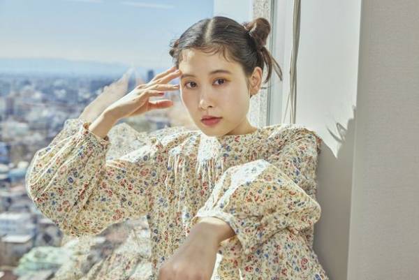 Qoo10 Presents「ドラマ観ながら、なに食べよ？」前田 エマも大満足！「もうすごい香りが、食欲そそりますよね♪」意外なアレンジも美味！お腹も心も満たすキムチチゲ