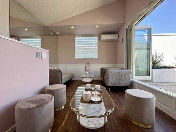 ＜愛犬と一緒に愉しめる洋菓子店＞オシャレで落ち着きのあるプライベート空間「Porte Bonheur(ポルトボヌール)」4月12日グランドオープン