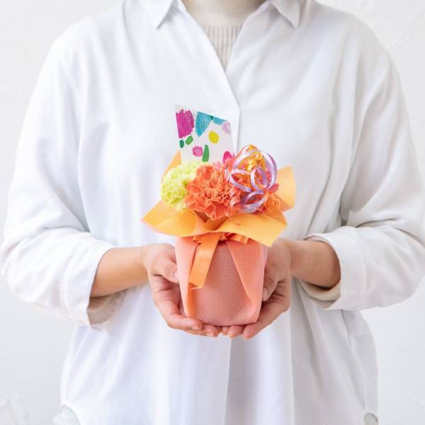 ～多様性と地球環境に想いを寄せた、エシカルなフラワーギフト～日比谷花壇の「母の日店頭限定フラワーギフト」4月7日（金）から予約受付開始