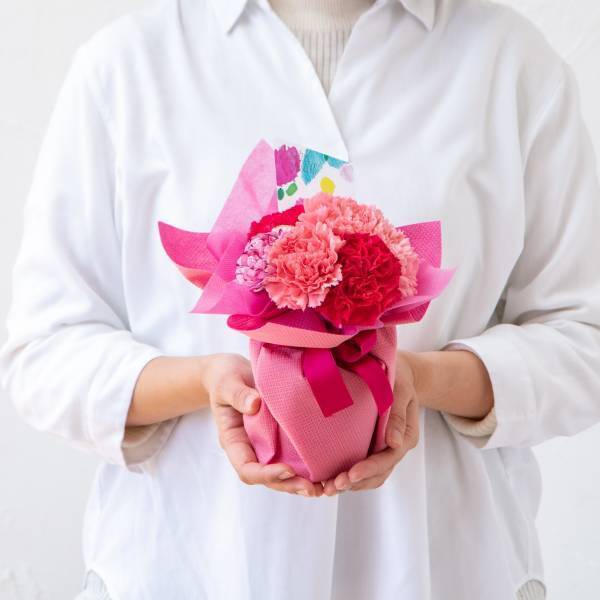 ～多様性と地球環境に想いを寄せた、エシカルなフラワーギフト～日比谷花壇の「母の日店頭限定フラワーギフト」4月7日（金）から予約受付開始