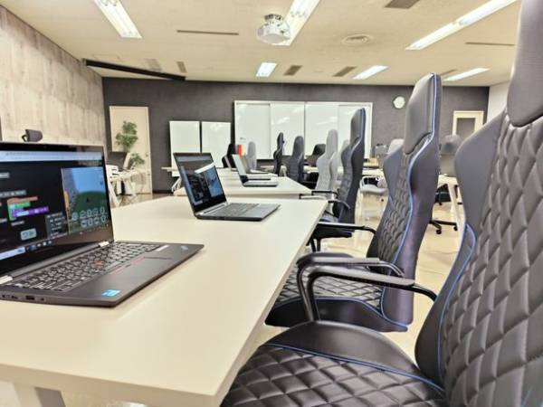 バンドー神戸青少年科学館に子供向けプログラミング教室が教材を提供