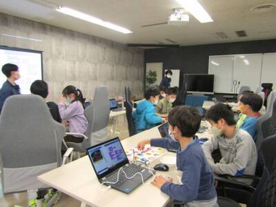 バンドー神戸青少年科学館に子供向けプログラミング教室が教材を提供