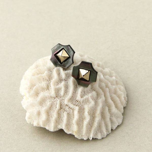 母の日の贈り物にストレスフリーのペンダントを特集＆全商品送料無料キャンペーンを開催