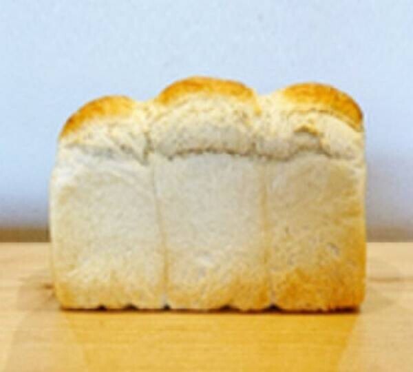 Lulumilk(ルルミルク)、4月12日「パンの記念日」を記念して食パンプレゼントの応募受付を4月30日まで実施