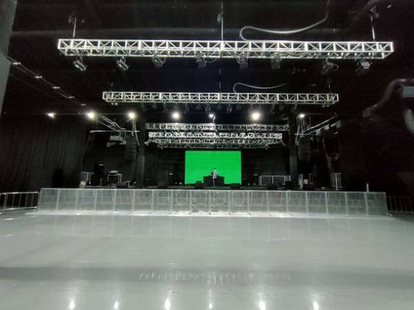 名古屋市港区の大型ライブハウス「東海オンエアLives」が2023年4月から「Lives NAGOYA(ライブズ名古屋)」に名称を変更