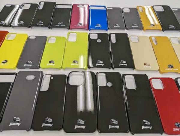 SUZUKI「ジムニー」と同じボディカラー＆質感を再現したスマートフォンケースを4月10日発売！