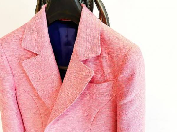 ジャケットをシェアリングする新サービス「Luciorta」にカーテンのオフカット生地を提供！～企業間連携で循環型社会に貢献～