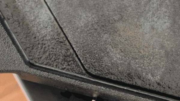 ソロキャンプで使いやすいコンパクトサイズの鋳物鉄板が登場　日本発売に先駆けモニタープレゼントキャンペーンを実施