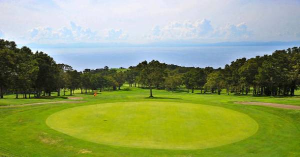 「ザ・ウィンザーホテル洞爺リゾート＆スパ」が、1日12組限定・春の新作「天空のアフタヌーンティー」を2023年4月22日～5月31日の期間限定で販売