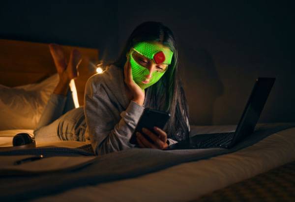 スウェーデン発FOREOから新ブランド「FAQ Swiss」登場　シワ、シミ、くすみなどエイジングサインにアプローチ。近赤外線を含む8種のLEDフェイシャルケア「FAQ Swiss 202」、6月上旬日本上陸。