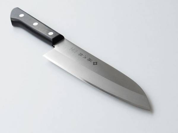 プロ向け包丁の切れ味をご家庭でも　家庭向け「藤次郎 BASIC シリーズ」を4/20に販売　～海外向け「藤次郎 鎧(GAI)シリーズ」も同時販売～