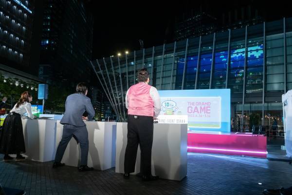 グランフロント大阪の「まちびらき」１0周年記念イベントが昨日開幕！GRAND THANKS! 10th Anniversary 「THE(ザ) GRAND(グラン) GAME(ゲーム)」オープニングセレモニーに人気お笑い芸人マヂカルラブリーさんが登場
