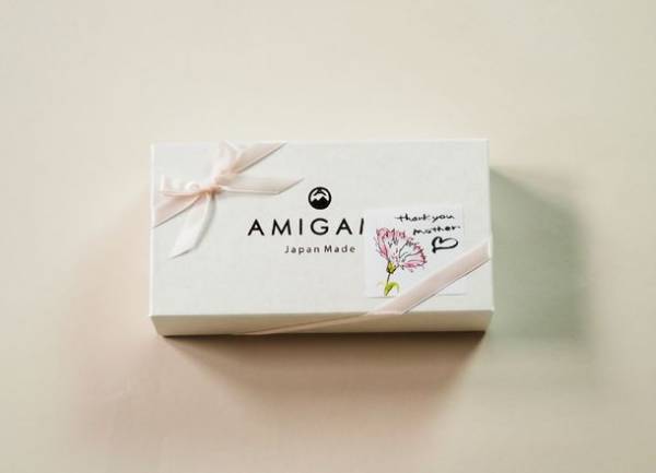 日本最古の紙で編んだ靴下ブランド「AMIGAMI」が、ECサイト限定母の日ギフトボックスとして新作ジャガードソックスを5月10日まで特別販売中！