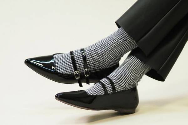 日本最古の紙で編んだ靴下ブランド「AMIGAMI」が、ECサイト限定母の日ギフトボックスとして新作ジャガードソックスを5月10日まで特別販売中！