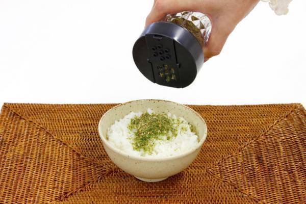 つくったボトルでそのまま飲める「マイボトルブレンダー」にミルと追加ボトルがセットになった新モデルが4月28日より登場