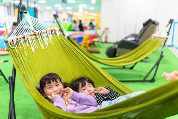 ユーエスマート、新たなキッズブランドを展開！子どもの室内遊び場『キッズランドUS』13店舗が4/29オープン！