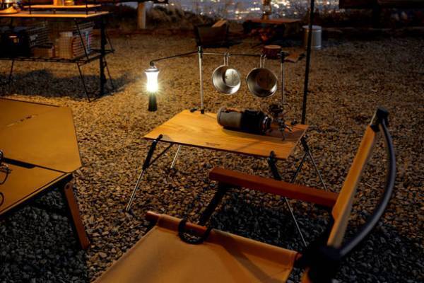 ソロでもグループキャンプでも焚き火サイドで大活躍のアウトドアギアシリーズが登場！