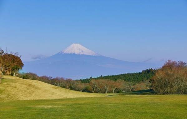 ゴルフ好きの人への贈り物やコンペ賞品に　ラウンドと宿泊ができる体験ギフトを発売