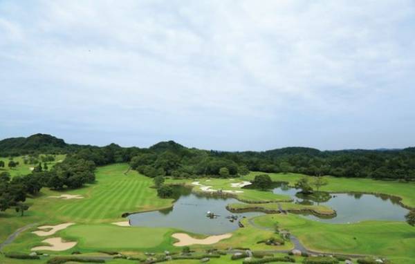 ゴルフ好きの人への贈り物やコンペ賞品に　ラウンドと宿泊ができる体験ギフトを発売