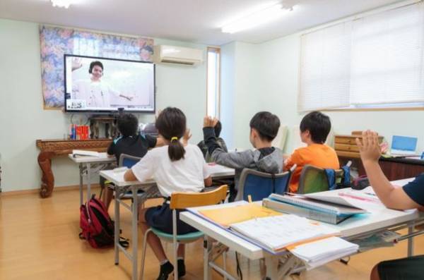 GPT-4を搭載する次世代家庭学習アプリ「AI tutor」とオンライン双方向授業のパイオニア「東大NETアカデミー」が資本業務提携を発表