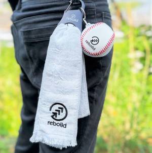 アツい夏の熱中症対策に！赤い縫い目を活かした野球雑貨ブランド rebolld/リボルドから「野球ボール型ポーチ&クールタオル」を4月28日より販売開始！