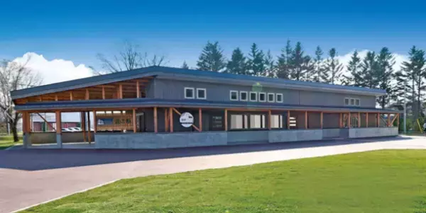 阿寒ブランド牛の超贅沢な「阿寒モルト牛ステーキ重」と「阿寒モルト牛ローストビーフ重」を4月27日より販売開始！～北海道釧路市阿寒町　道の駅 阿寒丹頂の里の新メニュー～