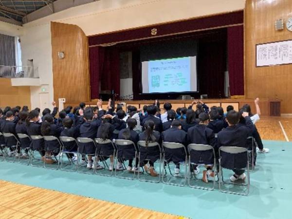 ＜自転車の安全利用促進委員会レポート＞通学時自転車事故の“加害者”割合が高い兵庫県　県内の中学・高校の新一年生、約500名が自転車の安全について学ぶ「自転車の交通安全教室」を開催