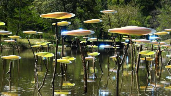 野外展覧会「光と風のモビールスケープ」　田園調布せせらぎ公園にて5月2日より開催