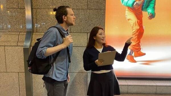 訪日客の英語が通じない不安を解消英語を話す学生とのマッチングで人気No.1の大阪難波エリアを観光ガイド
