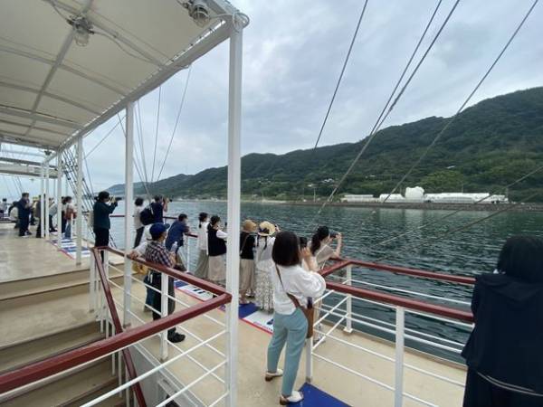 淡路島岩屋港発・明石海峡大橋クルーズ、お客様満足度向上のため「無料ドリンクサービス」を開始