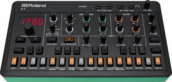 シンプルな操作で本格的なエレクトロニック・ミュージックを気軽に楽しめる　ポケットサイズの電子楽器「AIRA Compactシリーズ」に新モデル登場