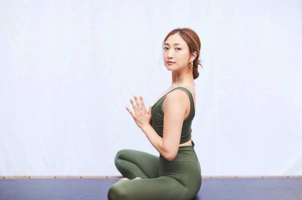 心と身体をほぐすリラクゼーションの夜『AWAKEME 〜満月のヨガとサウンドバス〜』