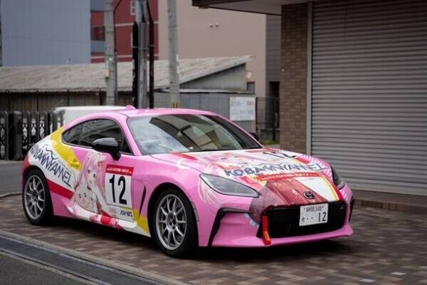 VTuberドライバー「猫迩こばん」がモータースポーツ業界堂々デビュー　有名コスプレイヤー「ひのきお」が公式レースクイーンに決定
